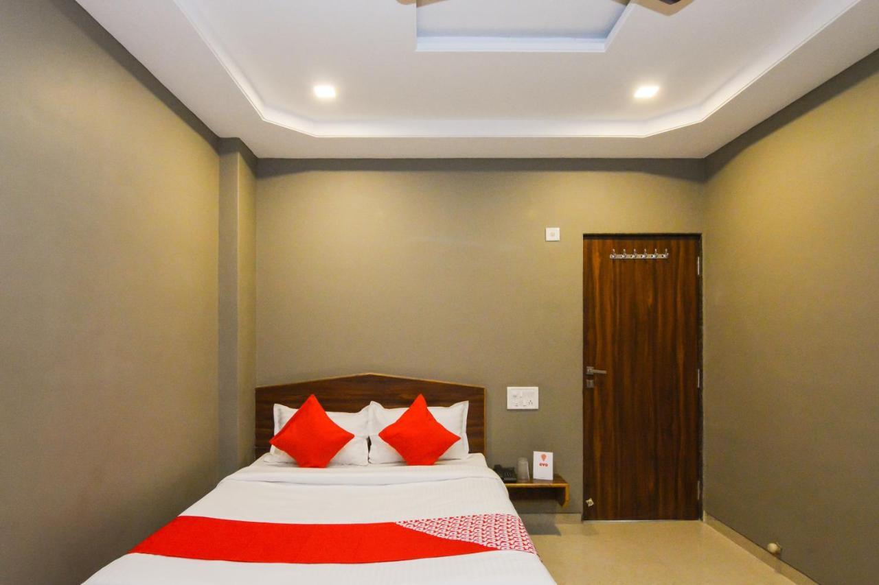 Sukrangu Palace Hotel Shirdi Esterno foto