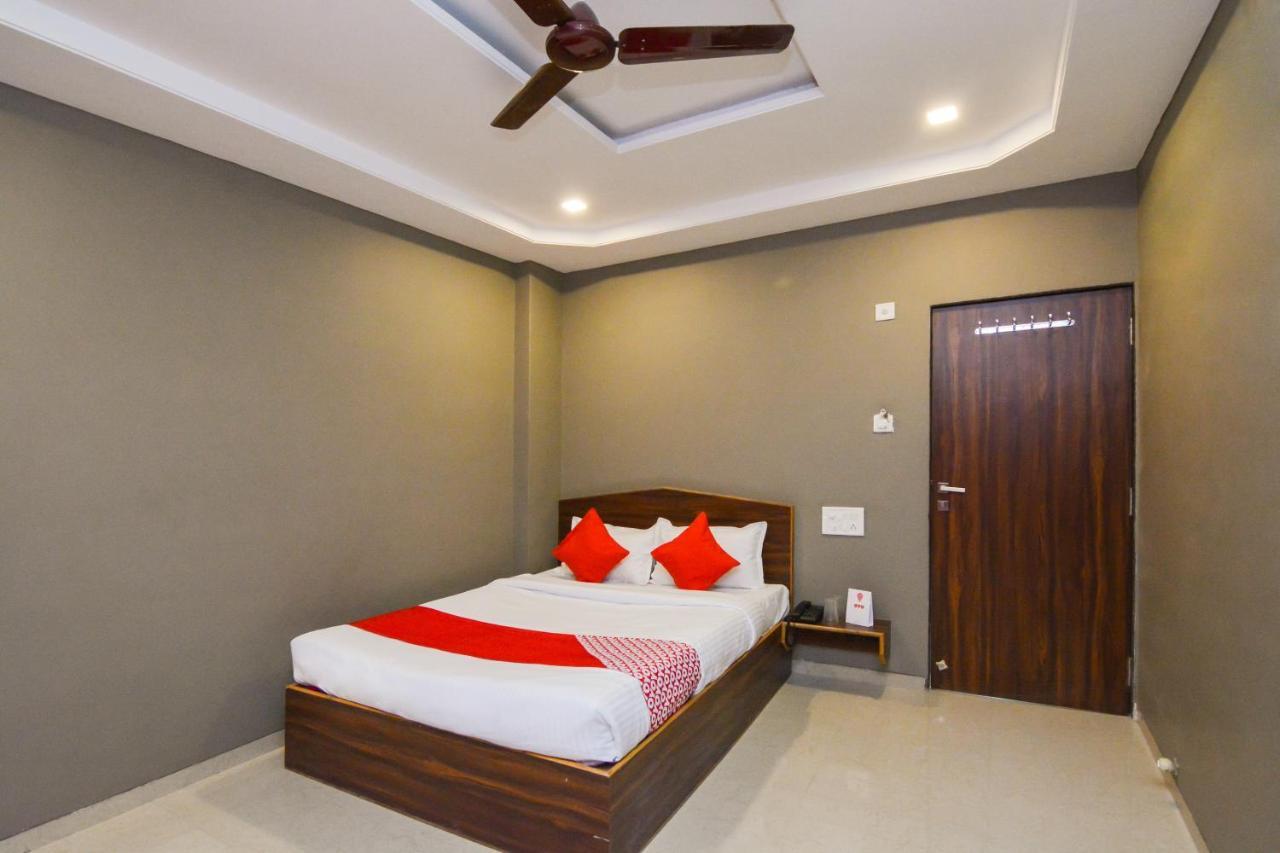 Sukrangu Palace Hotel Shirdi Esterno foto